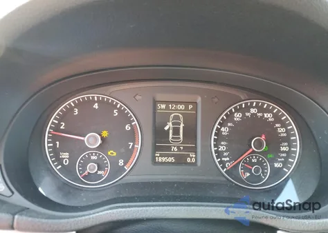 2013 Volkswagen Passat Se z USA, uszkodzony, nr VIN 1VWBP7A30DC106701